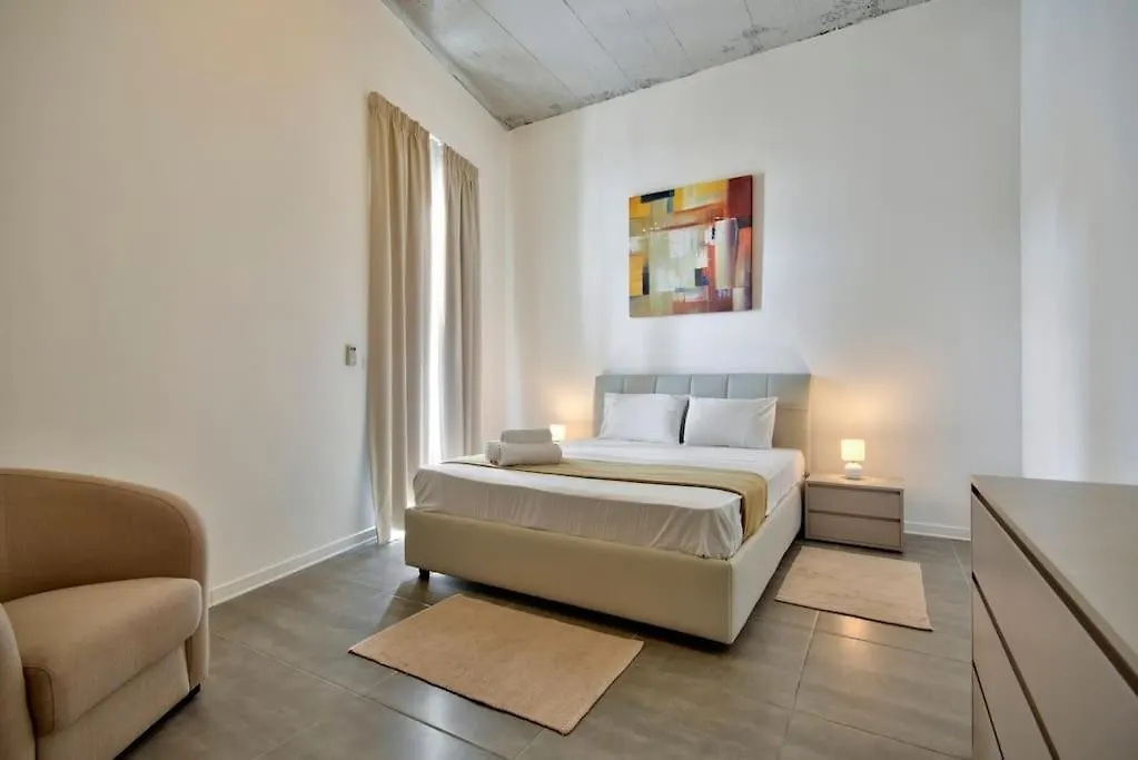 Vallettastay - Harbor View Gem -Sea View 2 Bed Apt 0*, Valletta Malta